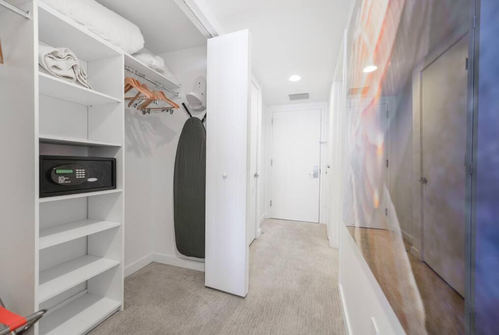 Awesome 2Br Condo Beachwalk Resort Hallandale Beach Eksteriør billede