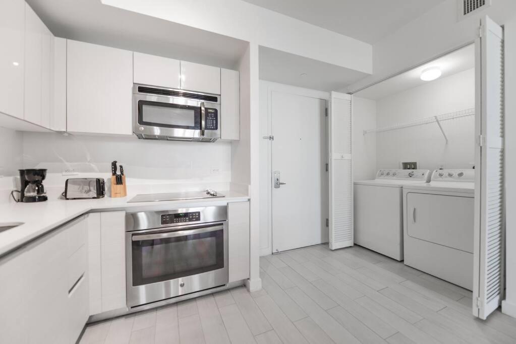 Awesome 2Br Condo Beachwalk Resort Hallandale Beach Eksteriør billede