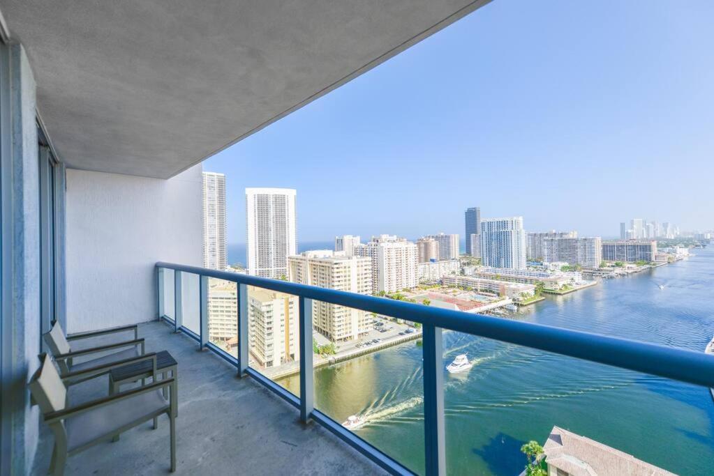 Awesome 2Br Condo Beachwalk Resort Hallandale Beach Eksteriør billede