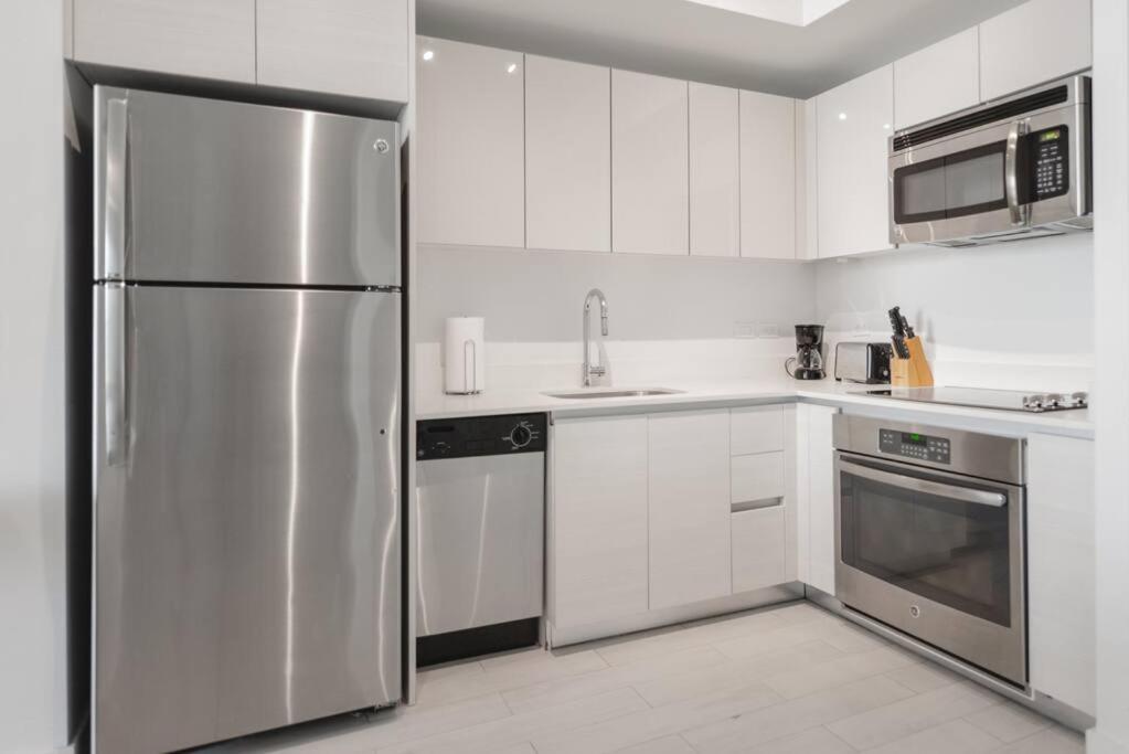 Awesome 2Br Condo Beachwalk Resort Hallandale Beach Eksteriør billede